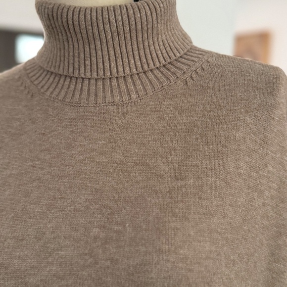 Makk Sleeveless Turtleneck Sweater Tan Sz Small - Picture 3 of 9